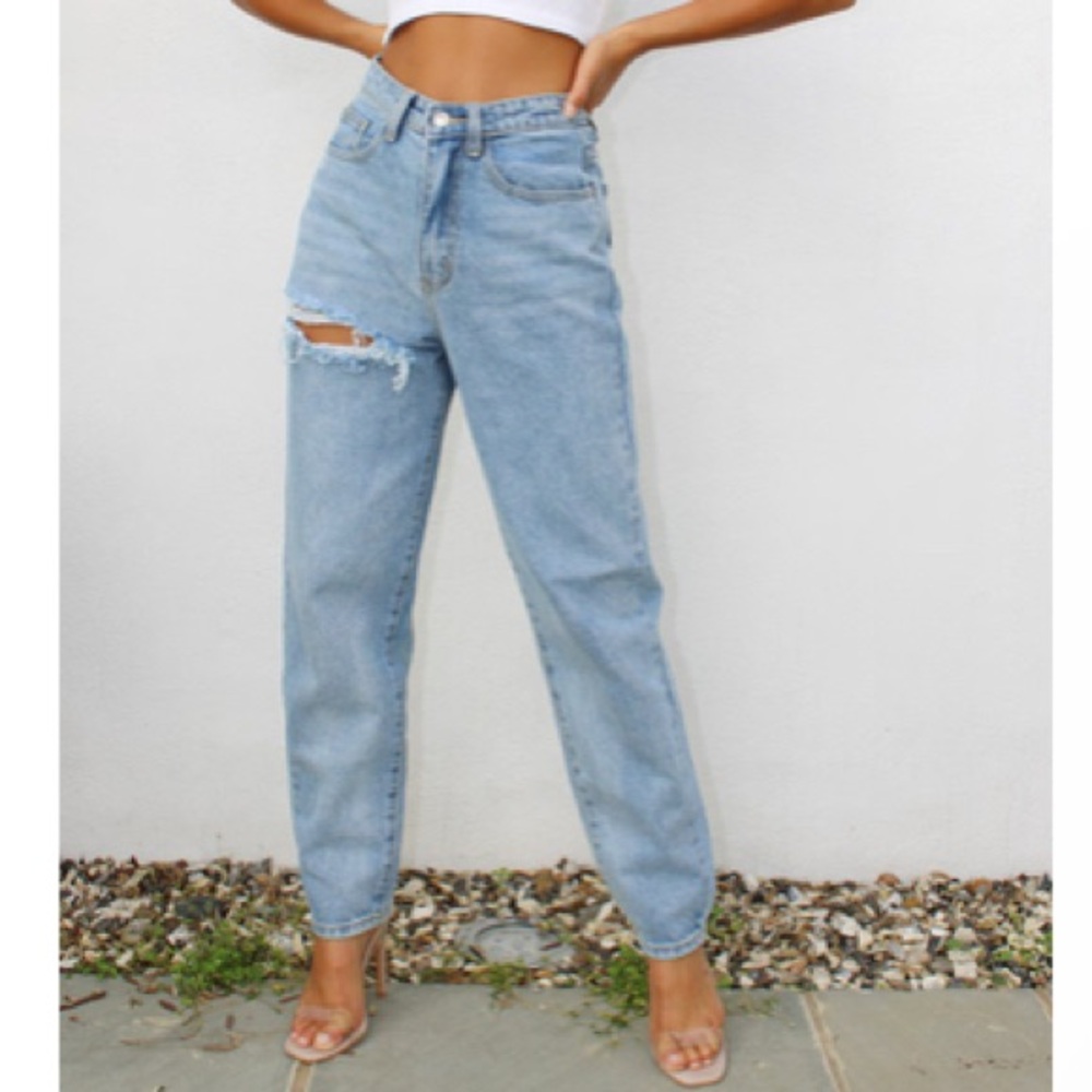 Petite Light Blue Wash thigh mom distressed jeans